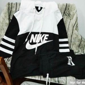 Nike sweatsuit